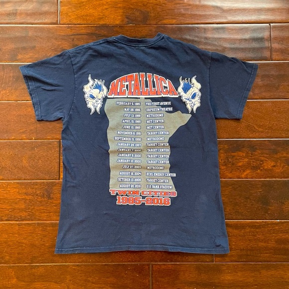 Metallica Minneapolis, Saint Paul, Minnesota Twins Concert T-Shirt, Medium, Navy - Picture 3 of 9
